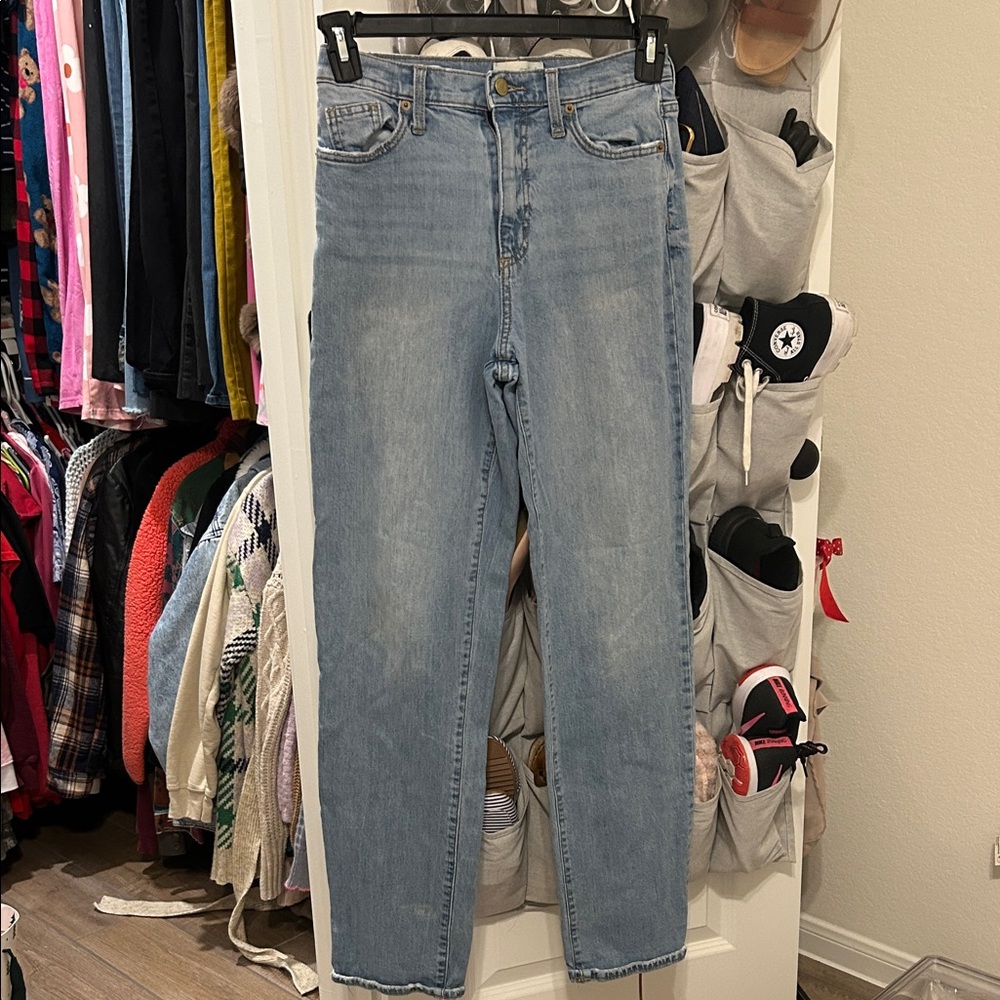 Universal Thread Light Blue High-Rise Straight Jeans